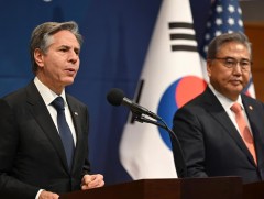 АНУ-ын Төрийн нарийн бичгийн дарга БНСУ-д айлчилж байна