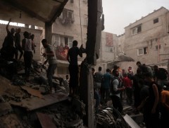 Израил улс Газын зурвасын өмнөд бүсээс хүмүүсийг гарч явахыг анхааруулав