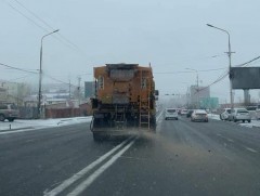 Нийслэлийн замуудад давс, тусгай зориулалтын бодис цацаж байна 