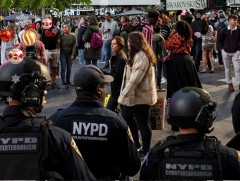 Баярын өдрүүдэд Европын улс орнууд харуул хамгаалалтаа чангатгаж байна 