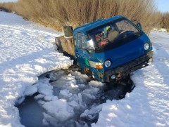 Энэ сард гол, нуурын мөсөнд цөмөрсөн 4 тохиолдол бүртгэгджээ