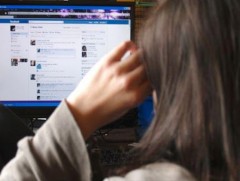 Хүүхэд цахим орчинд хүчирхийлэл, гадуурхалд өртөх нь нэмэгджээ