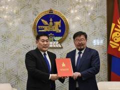 Хот, тосгоны эрх зүйн байдлын тухай болон Шинэ Зуунмод хотын эрх зүйн байдлын тухай хуулийн төслий..