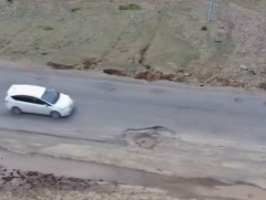 Өлзийт хороолол орчмын зам эвдрээд гурван сар орчим болжээ