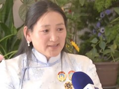 К.Аззаяа: Хүүхдийг нэг ч хором хайр халамжаар дутааж болохгүй