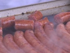 Гудамжны хоолны үйлчилгээнд хяналт, шалгалт хийж зөрчил илрүүлжээ