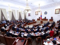 Төсвийн тодотголтой холбогдох хуулиудын төслийг хэлэлцэж байна 