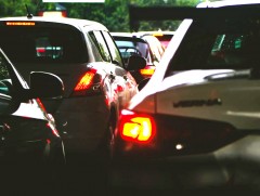 Түгжрэлгүй үед автомашины дундаж хурд 5-13 километр байна