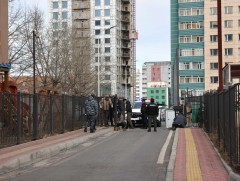 “Ambassador” хотхон орчмын 3 байршилд зөвшөөрөлгүй барьсан хашаа хайс буулгалаа 