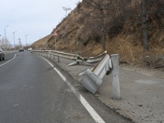 Нийслэлийн гол болон туслах гудамж замуудад эвдэрсэн 3000 урт метр хайс, тоноглолыг шинэчилнэ