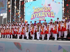Хүүхдийн баярын арга хэмжээ төв талбайд үргэлжилж байна