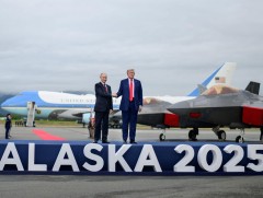 АНУ-ын Ерөнхийлөгч Дональд Трамп, ОХУ-ын Ерөнхийлөгч Владимир Путин нар өндөр дээд хэмжээний уулза..