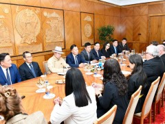 УИХ дахь АН-ын бүлгийн дарга О.Цогтгэрэл Шинэ Зеланд Улсын Парламентын Төлөөлөгчдийн танхимын дарг..