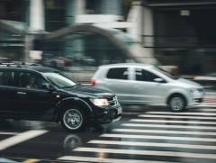 Явган зорчигчид зам тавьж өгөөд баруун эргэх 11 уулзвар...