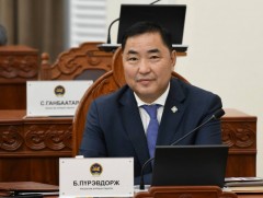 Үндсэн хуулийн цэцийн дүгнэлттэй холбогдуулан УИХ-ын чуулганы нэгдсэн хуралдаан түр завсарлалаа