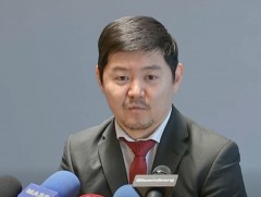 Зоос банк, Хадгаламж банк дахь банкны эрх хүлээн авагчид хэвлэлийн хурал хийж байна 