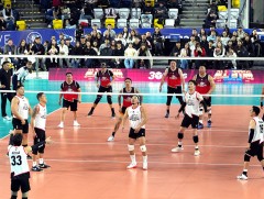 М.Баярбат ахлагчтай “НамНаа” баг даагаа нэхэж, О.Хангай аваргын багийг буулган авлаа