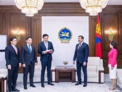 Зөвшөөрлийн тухай хуульд нэмэлт, өөрчлөлт оруулах тухай хуулийн төслийг өргөн мэдүүлэв