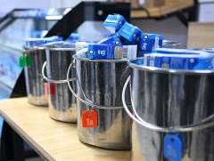 300 мянган хүүхдийг 