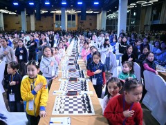 Өсвөрийн шатарчдын Улаанбаатар хотын аварга шалгаруулах тэмцээн үргэлжилж байна