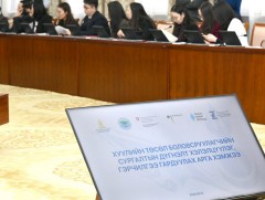 Хуулийн төсөл боловсруулагчдад гэрчилгээ, сургагч багш нарт батламж гардууллаа