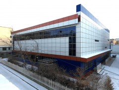 Нийслэлийн ерөнхий боловсролын 23 дугаар сургуулийн усан бассейн бүхий спорт заалыг ашиглалтад ору..