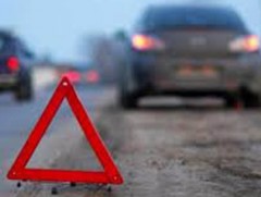 Сургуулийн ойролцоох зам дээр 2 хүүхэд автомашинд мөргүүлжээ