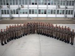 Цэргүүдээ эргэв