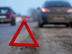 Гарцтай хэсгээр зам хөндлөн гарч байсан хоёр хүүхдийг мөргөж гэмтээжээ