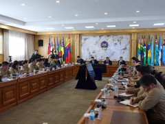 Орон нутгийн хэмжээнд гамшгийн үеийн бэлэн байдлыг хангах чиглэлээр онцгой анхаарч ажиллахыг үүрэг..