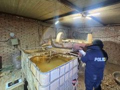 Химийн хортой бодис илрүүлэн хурааж авчээ