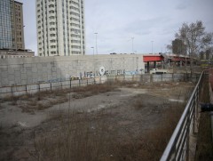  Нарны гүүрний зүүн талд 141 дүгээр сургуулийн өргөтгөл 960 хүүхдийн сургууль барина