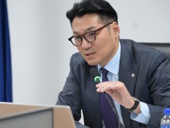 Хотын дарга Б.Пүрэвдагва “Сэлбэ сэргэлт” төслийн хүрээнд хэрэгжиж буй үерийн ус хуримтлуулах усан ..